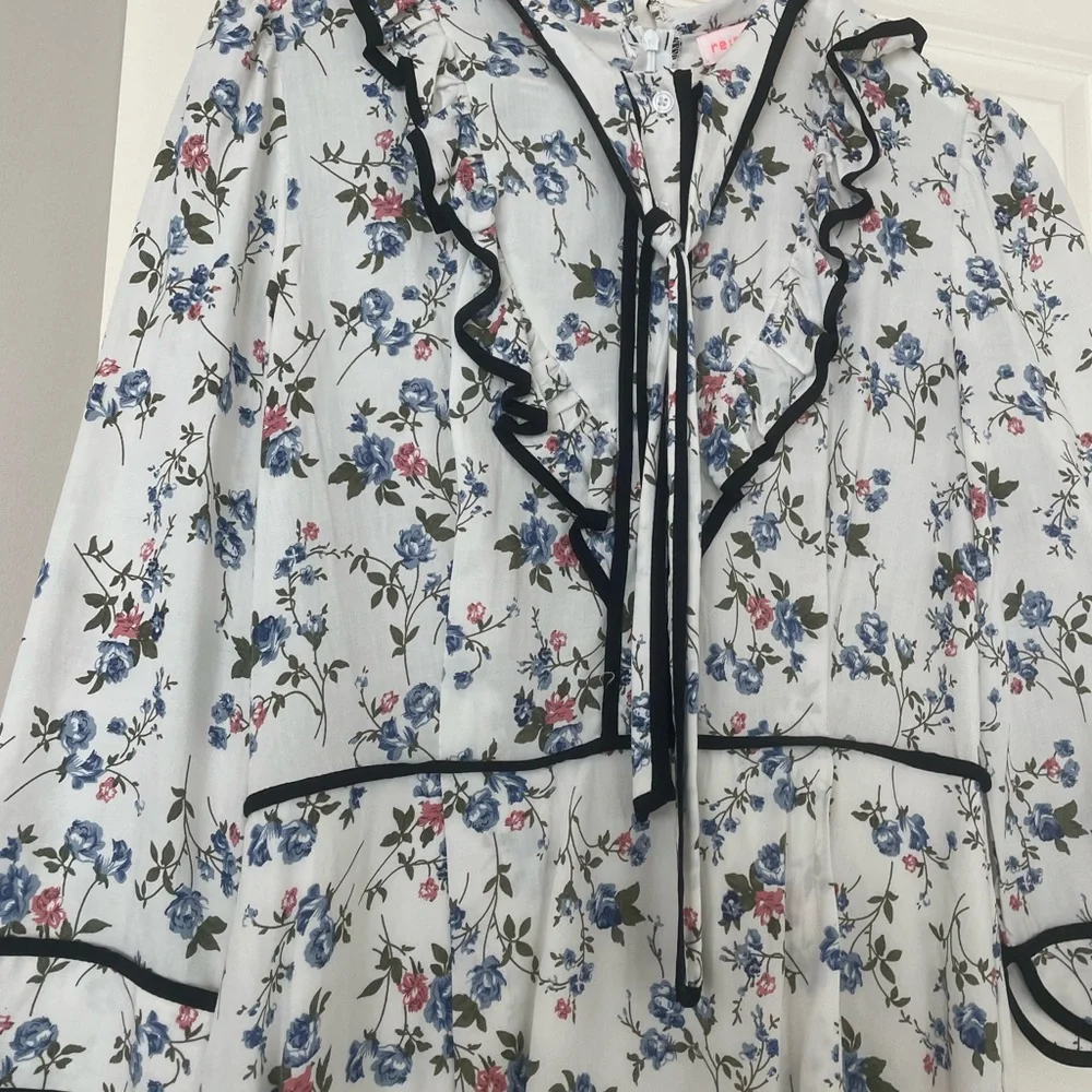 Dress - Picture 3 of 4
